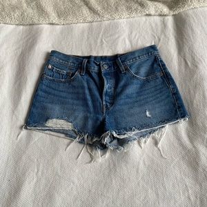 Levi’s 501 original shorts size 28
